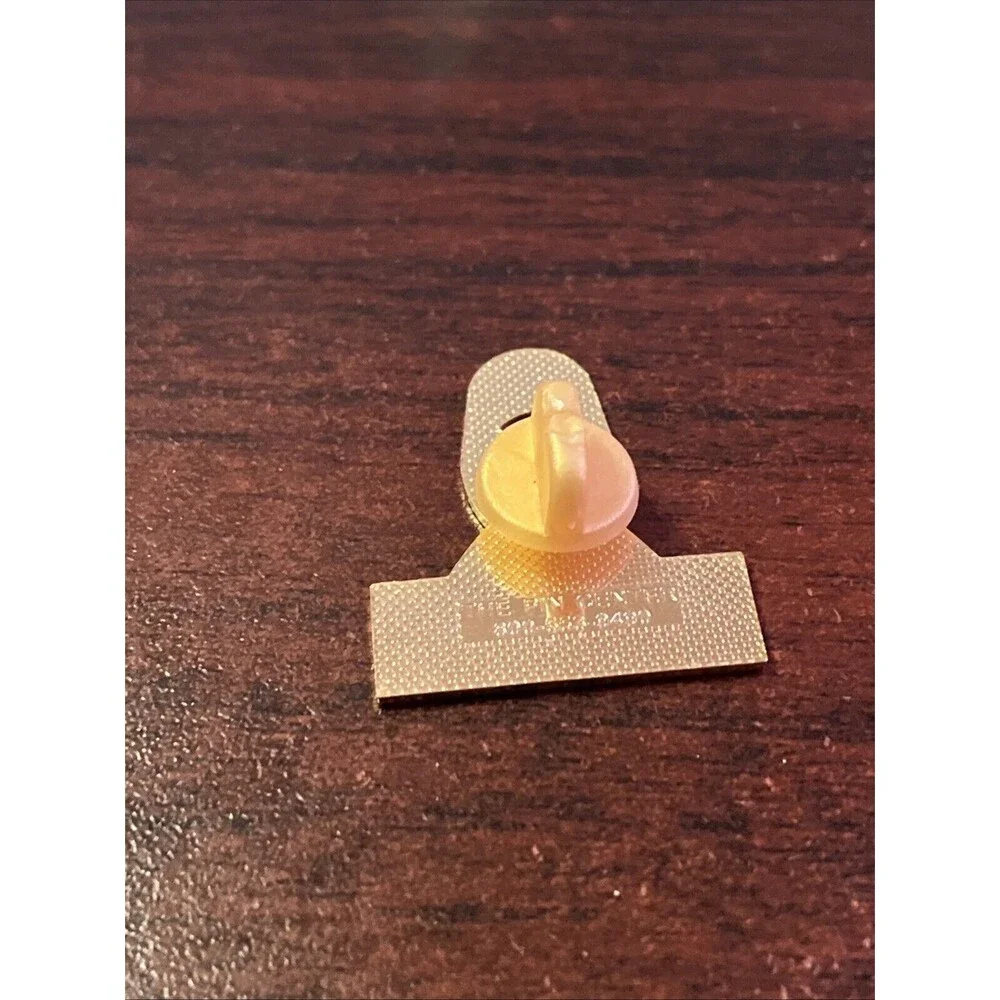 Outback‎ Steakhouse 2001 God Bless America Ribbon Lapel Hat Pin